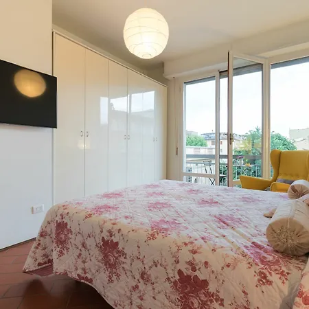 Roommo Savonarola Daire