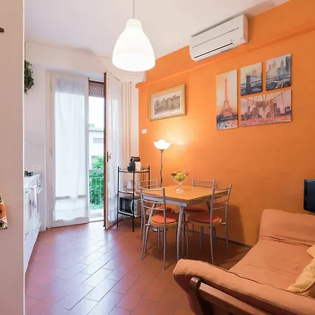 Roommo Savonarola Daire *